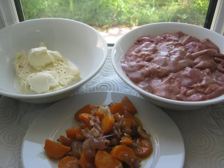 Паштет из куриной печени с яблочным повидлом: шаг 2