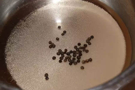 Глазированные на гриле свиные отбивные с манго-black bean-зеленым луком сальса: шаг 3