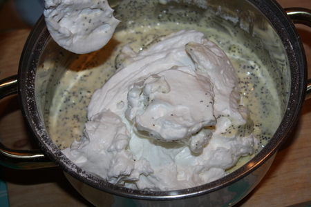 Маковый торт с карамельным кремом: шаг 7
