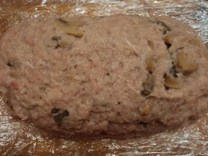 Рулет из свиной вырезки с курицей.: шаг 2