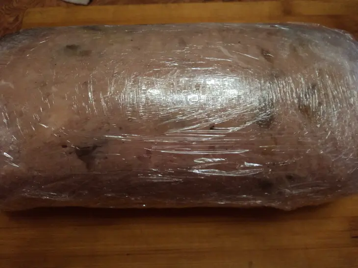Рулет из свиной вырезки с курицей.: шаг 3
