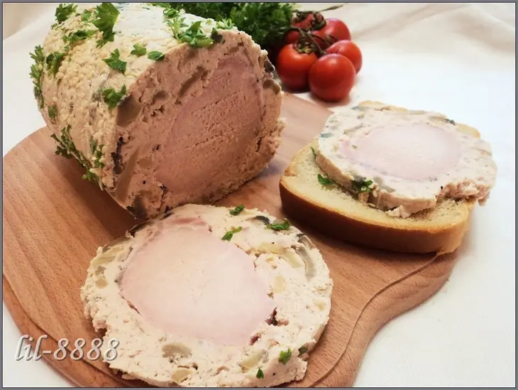 Рулет из свиной вырезки с курицей.: шаг 5