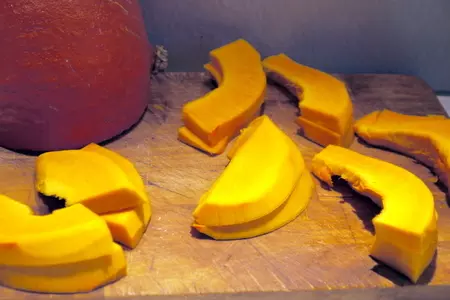 Сэндвичи из тыквы с сыром и беконом: шаг 1