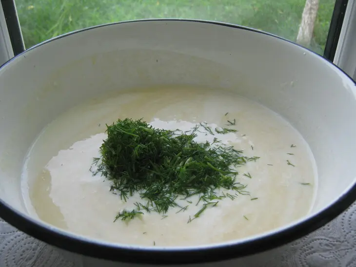 Оладьи с гороховым пюре и луковым конфитюром.: шаг 2