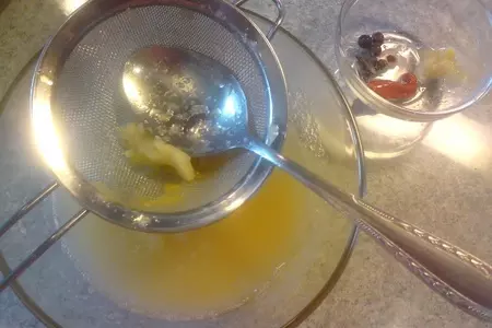 Индейка с пряным яблочным соусом с гарниром из яблок и гороховым пюре: шаг 6