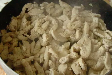 Тыква фаршированная курицей, клюквой и миндалем: шаг 4