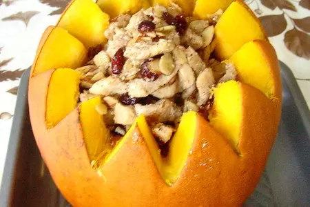 Тыква фаршированная курицей, клюквой и миндалем: шаг 7