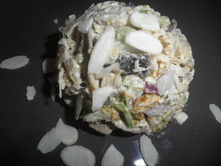 Салат с курицей  и карри: шаг 2