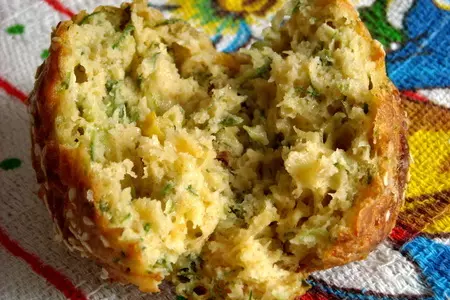 Закусочные кексы из огурцов с сыром, зеленью и кунжутом + оладьи из огурцов: шаг 5