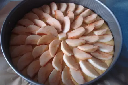 Пирог с яблоками: шаг 2