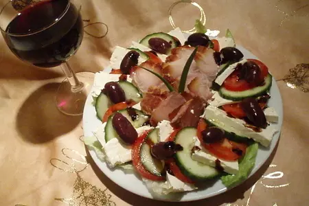 Салат с копченым хариусом: шаг 2