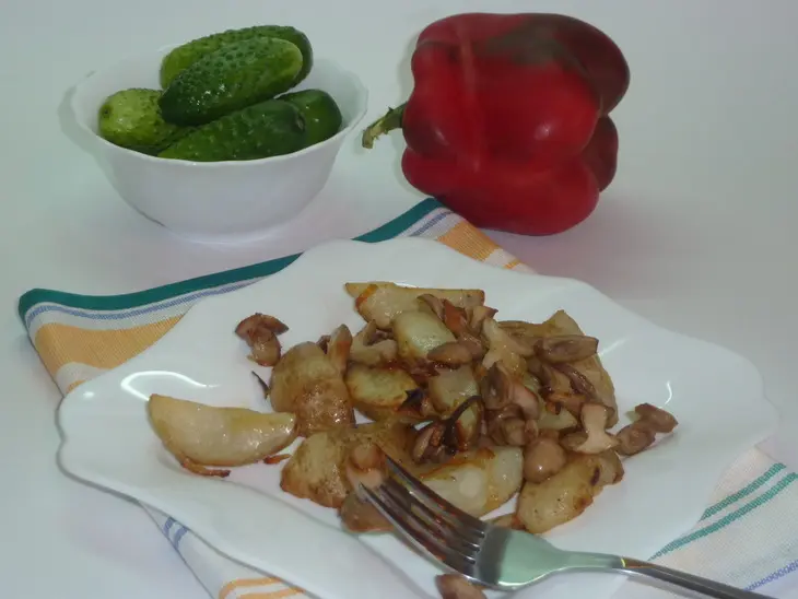 Картофель запеченный с маслятами, луком и печеным чесноком: шаг 7