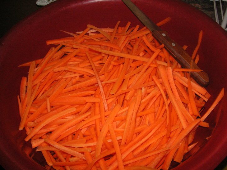 Морковь по-корейски: шаг 1