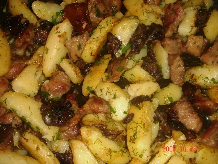 Картошечка с грибами и мясом: шаг 1
