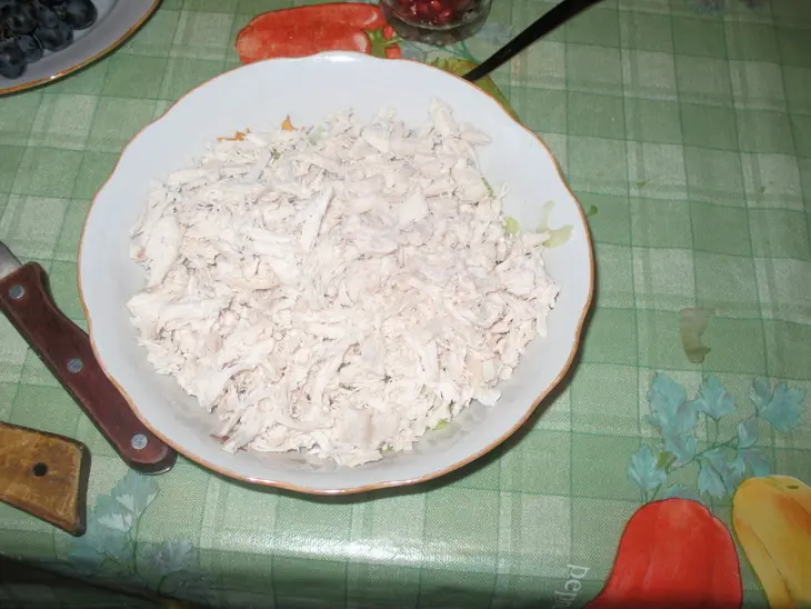 Пестрый салат с курочкой: шаг 3