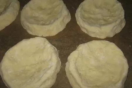 Ватрушки картофельные с капустой и яйцом.: шаг 6
