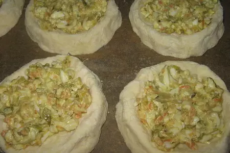 Ватрушки картофельные с капустой и яйцом.: шаг 7