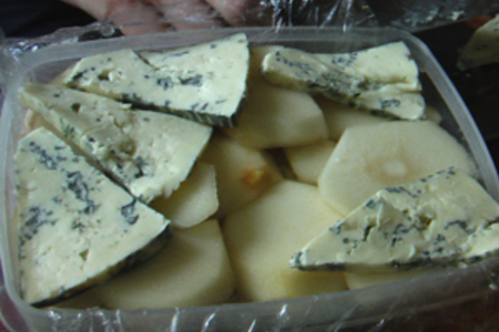 Голубой сыр с грушами: шаг 1