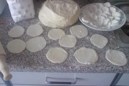 Вареники с клубникой: шаг 3