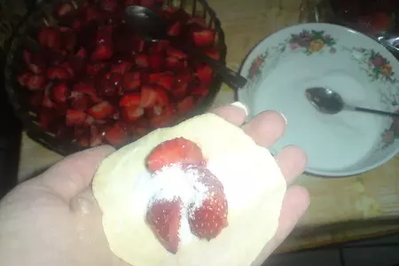 Вареники с клубникой: шаг 4