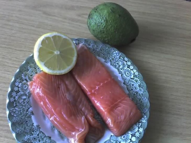 Суфле из лосося с кремом из авокадо: шаг 1