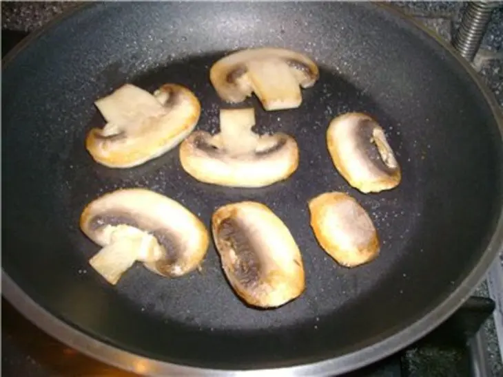 Мясо в слоеном тесте: шаг 3