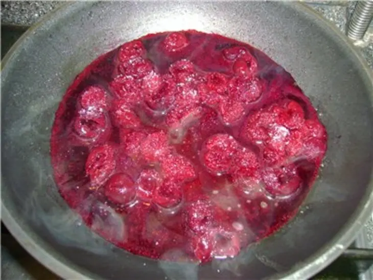 Мясо в слоеном тесте: шаг 4