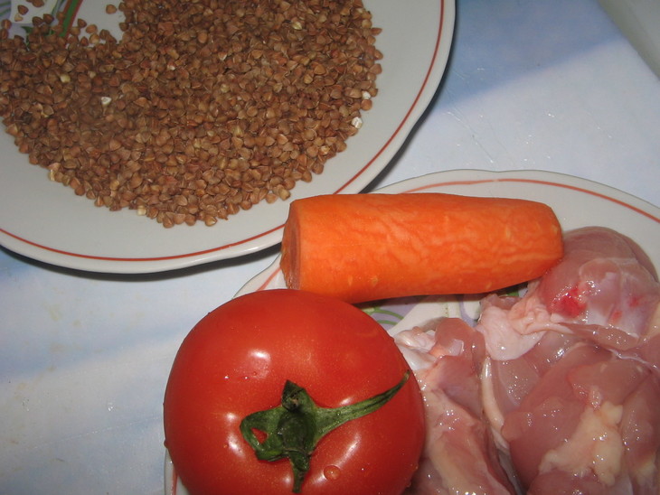 Суп гречневый с помидорами.: шаг 1