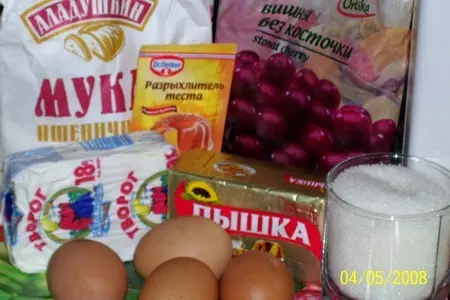 Пирог с вишней: шаг 1