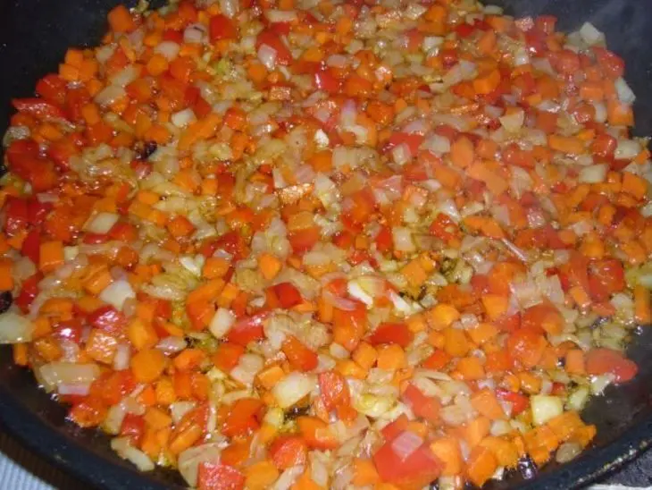 Куриные котлетки под соусом: шаг 3