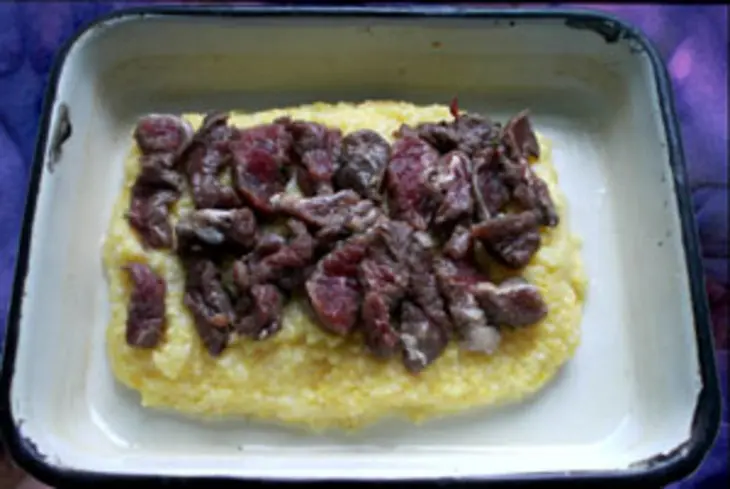 Полента с мясом и сыром: шаг 3