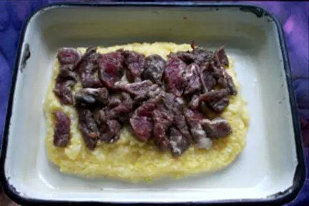 Полента с мясом и сыром: шаг 3