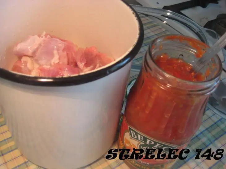 Куриное филе с соусом из оливок, каперсов и анчоусов: шаг 1