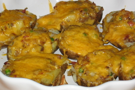 Картофельные шкурки с беконом и сыром: шаг 2
