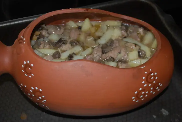 Опята с мясом в поросенке (горшочке): шаг 6