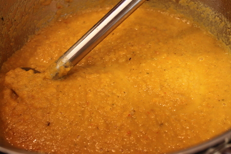 Морквный суп-пюре с кориандром, сельдереем и чили: шаг 5