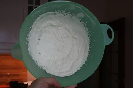 Сливочные капкейки с морковью и апельсиновым джемом: шаг 3