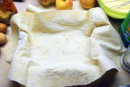 Быстрый пирог из лаваша с яблоками, изюмом и виноградом «гости на пороге».: шаг 2