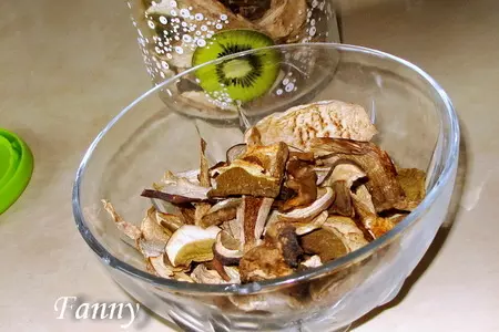 Утка без костей, фаршированная рисом с белыми грибами: шаг 1