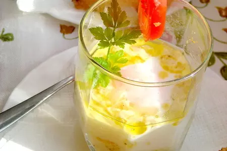 Яйца кокот с луково-сельдерейным кремом: шаг 1