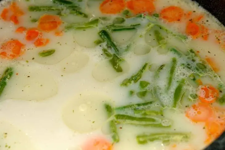 Кокосовый суп с тунцом и морепродуктами: шаг 4
