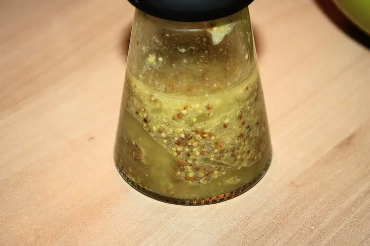 Картофельный салат с маринованным луком: шаг 4