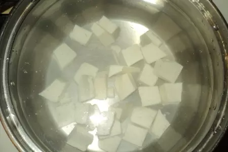 Сырный суп с зеленым горошком: шаг 2