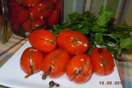 Помидоры, фаршированные, маринованные, суточные, улётные (донская кухня): шаг 1