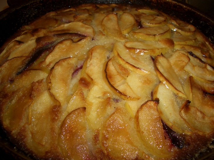 Яблочно-сливовый пирог "супер": шаг 7