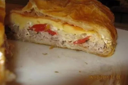 Пицца "кальцоне" с фаршем, со слоенного теста (мой вариан пиццы): шаг 15