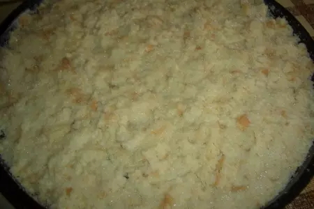 Шарлотка с черноплодной рябиной: шаг 8