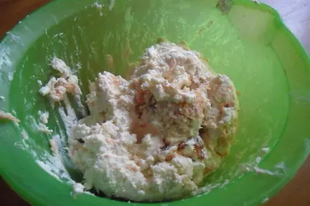 Творожники с сырой морковью и яблоками: шаг 4