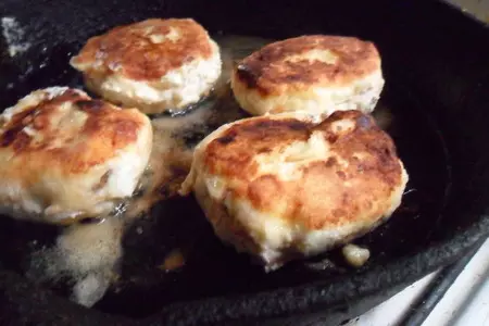 Творожники с сырой морковью и яблоками: шаг 7
