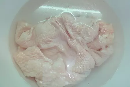 Курица фаршированная как основное блюдо или как праздничная холодная закуска: шаг 5
